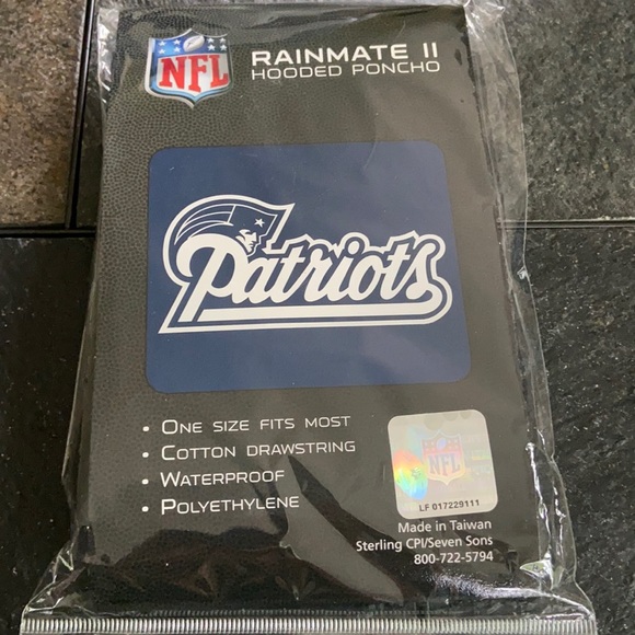 NFL Other - New England Patriots Collector’s Rain Poncho (NWT)